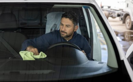 Mobile vs. In-Shop Windshield Repair: Which Is Best for Drivers?