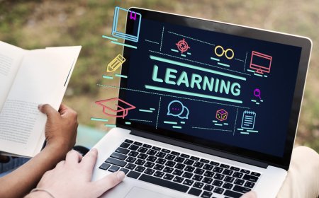 Top 7 Features Every eLearning App Needs for 2025