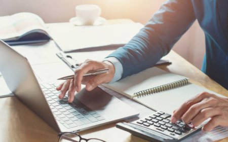 The Importance of Accounting and Bookkeeping Software for Contractors