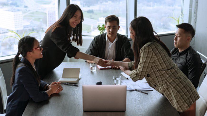 Mobile-First Custom Website Development: Why It’s a Must in 2025